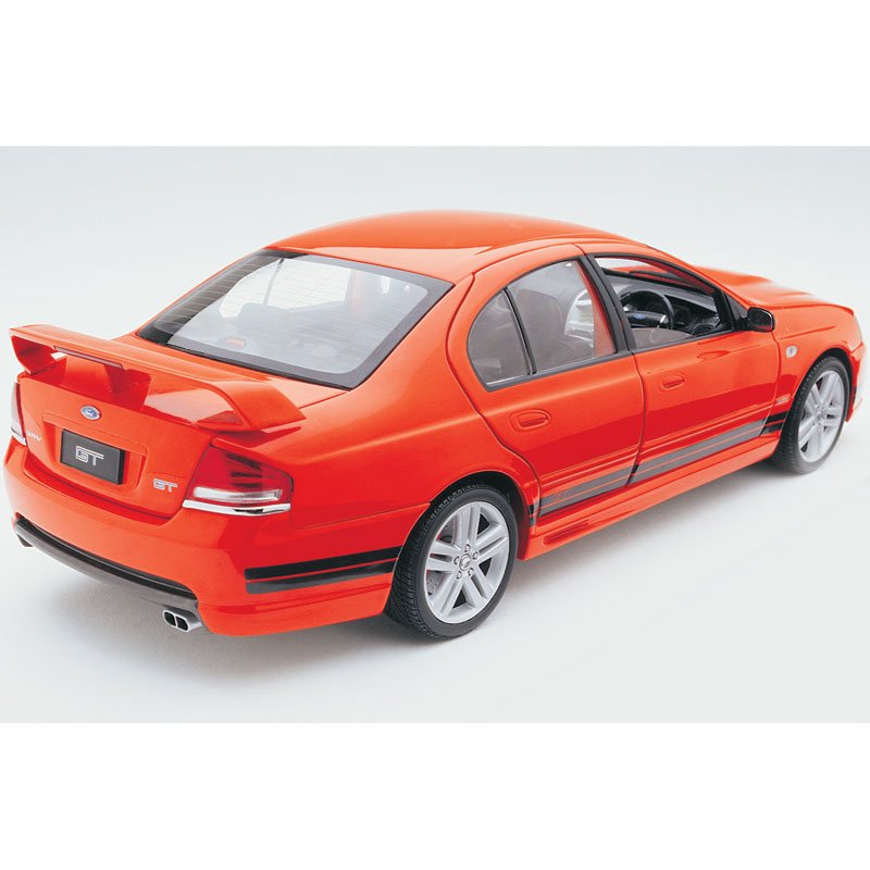 1:18 Ford BA FPV GT Sedan - Blood Orange - Classic Carlectables - 18121