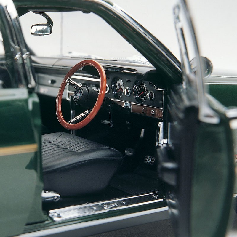 1:18 Ford XT Falcon GT - 1968 - Zircon Green - Classic Carlectables - 18155
