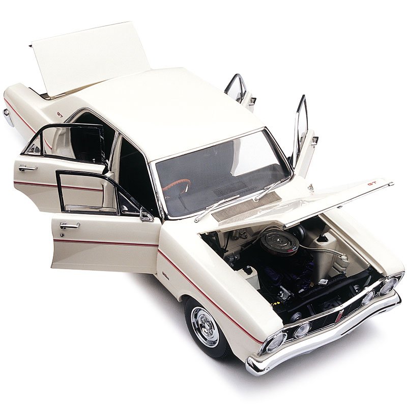 1:18 Ford XT Falcon GT - 1968 - Polar White - Classic Carlectables - 18207