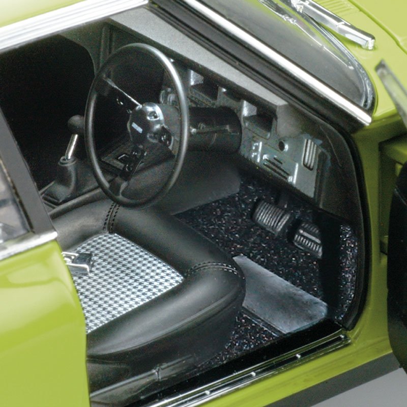 1:18 Holden HQ SS - Lettuce Alone w/Black Stripes - Classic Carlectables - 18211