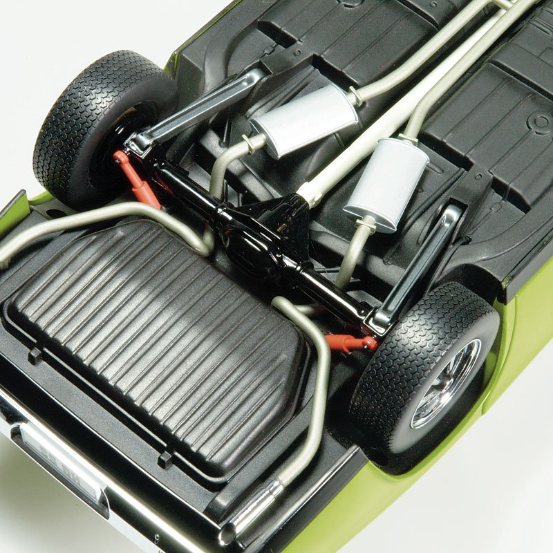 1:18 Holden HQ SS - Lettuce Alone w/Black Stripes - Classic Carlectables - 18211