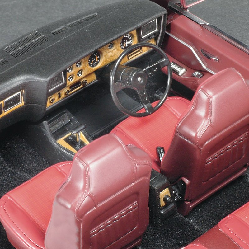 1:18 Holden HX LE Monaro Coupe - Metallic Crimson w/ Gold Stripes - Classic Carlectables - 18217