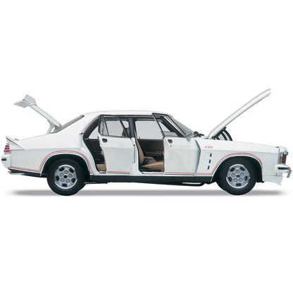 1:18 Holden HZ GTS sedan - Palais White - Classic Carlectables - 18218