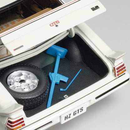 1:18 Holden HZ GTS sedan - Palais White - Classic Carlectables - 18218