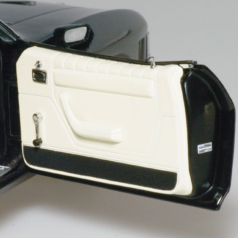 1:18 Ford XA Falcon RPO83 Coupe - 1973 - Onyx Black - Classic Carlectables - 18222