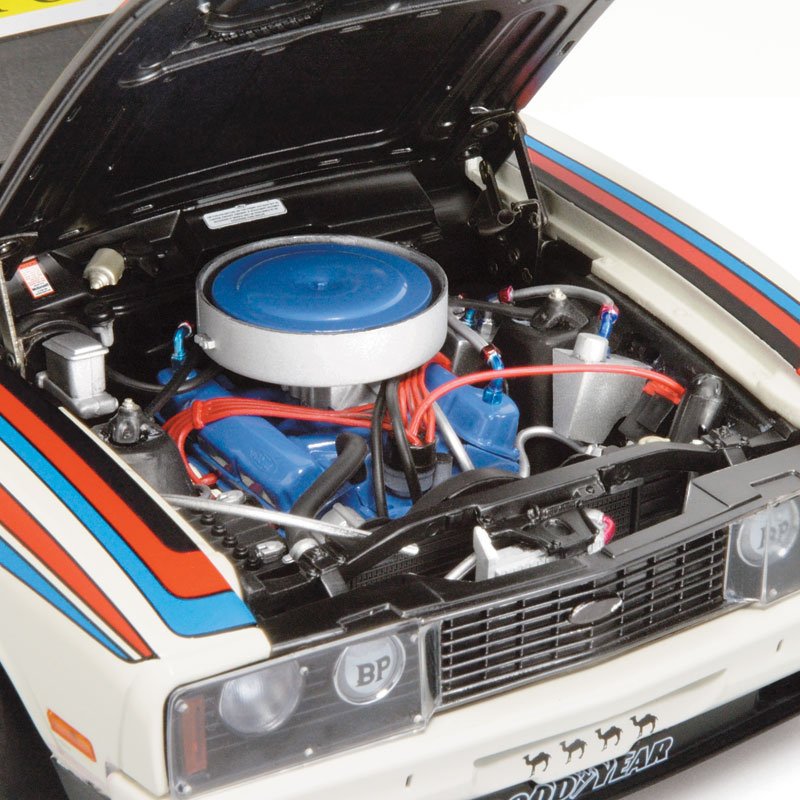 1:18 Ford XC Falcon #1 - 1977 - Bathurst Winner - Moffat Ford Dealers - Allan Moffat - Classic Carlectables - 18261
