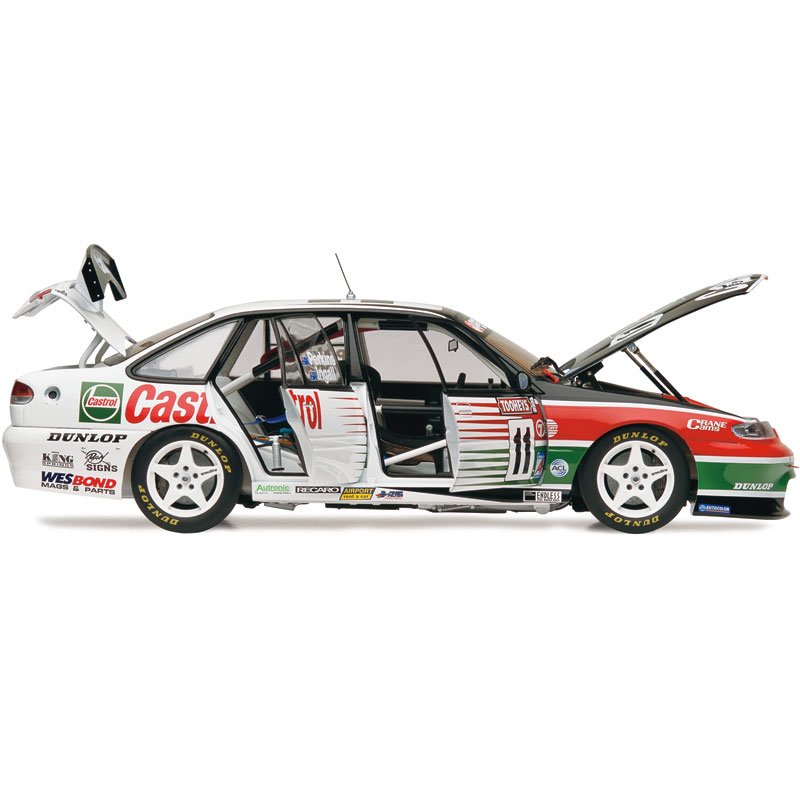 1:18 Holden VR Commodore #11 - 1995 - Bathurst Winner - Castrol Racing - Larry Perkins - Classic Carlectables - 18275