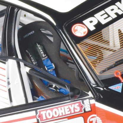 1:18 Holden VR Commodore #11 - 1995 - Bathurst Winner - Castrol Racing - Larry Perkins - Classic Carlectables - 18275