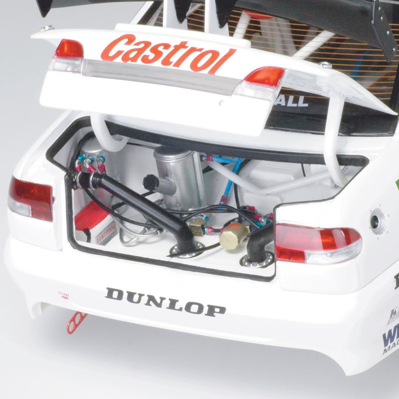 1:18 Holden VR Commodore #11 - 1995 - Bathurst Winner - Castrol Racing - Larry Perkins - Classic Carlectables - 18275