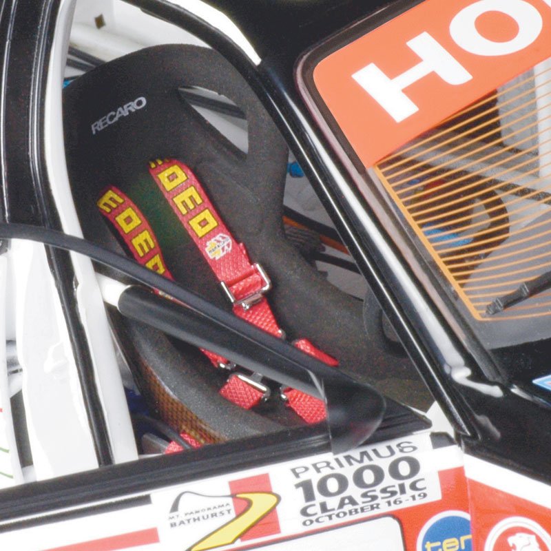 1:18 Holden VS Commodore #11 - 1997 - Bathurst Winner - Castrol Racing - Larry Perkins - Classic Carlectables - 18276