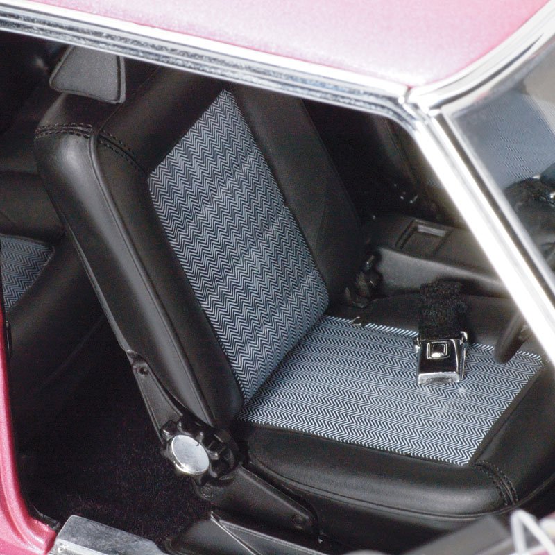 1:18 Holden HQ Monaro GTS Coupe - Orchid Metallic w/ Black Stripes - Classic Carlectables - 18278