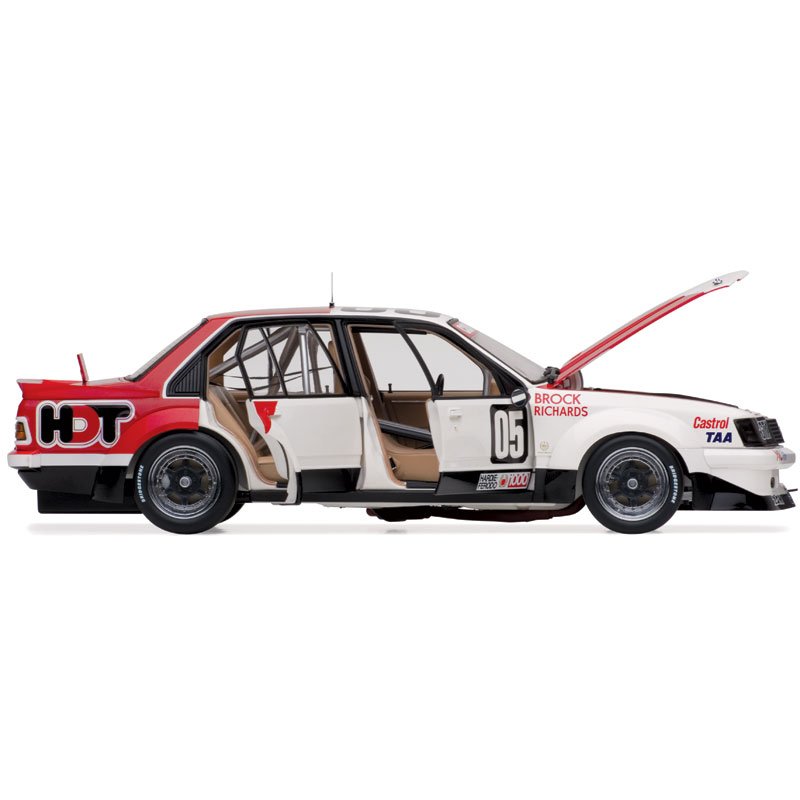 1:18 Holden VC Commodore #05 - 1980 - Bathurst Winner - Holden Dealer Team - Peter Brock - Classic Carlectables - 18306