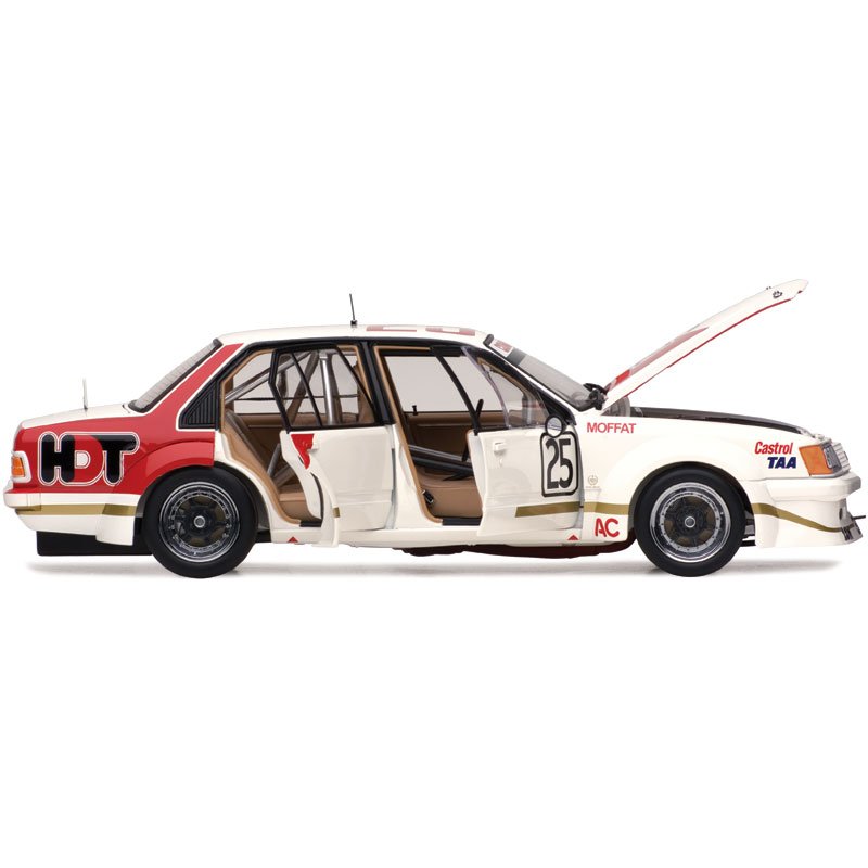 1:18 Holden VC Commodore #25 - Sandown 400 - 3rd Place - 1980 - ATCC - Holden Dealer Team - Allan Moffat - Classic Carlectables - 18310