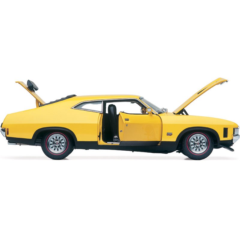 1:18 Ford XA Falcon RPO83 Coupe - 1973 - Yellow Glow - Classic Carlectables - 18343