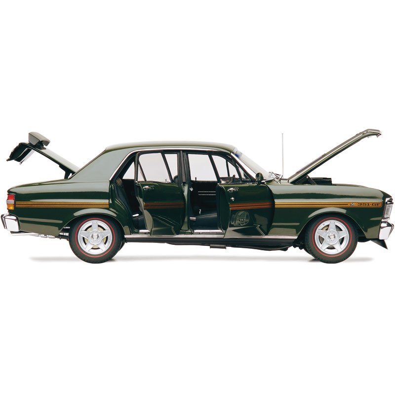 1:18 Ford XY Falcon GTHO Phase III - Monza Green - Classic Carlectables - 18368