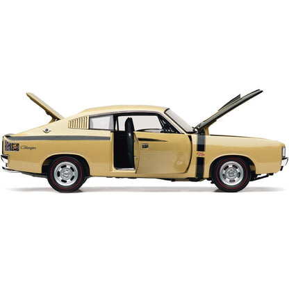 1:18 Chrysler VH Valiant E38 R/T Charger - 'Big Tank' - 1971 - Blonde Olive - Classic Carlectables - 18369