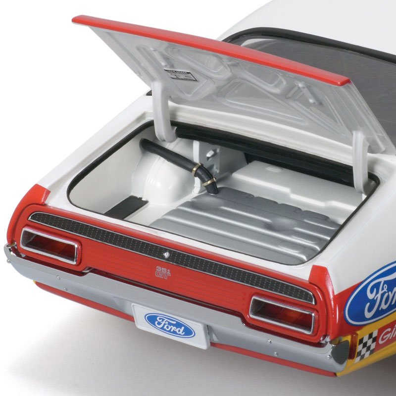 1:18 Ford XA Falcon GT Hardtop #15 - 1973 - Bathurst - Shell Racing - Murray Carter - Classic Carlectables - 18376