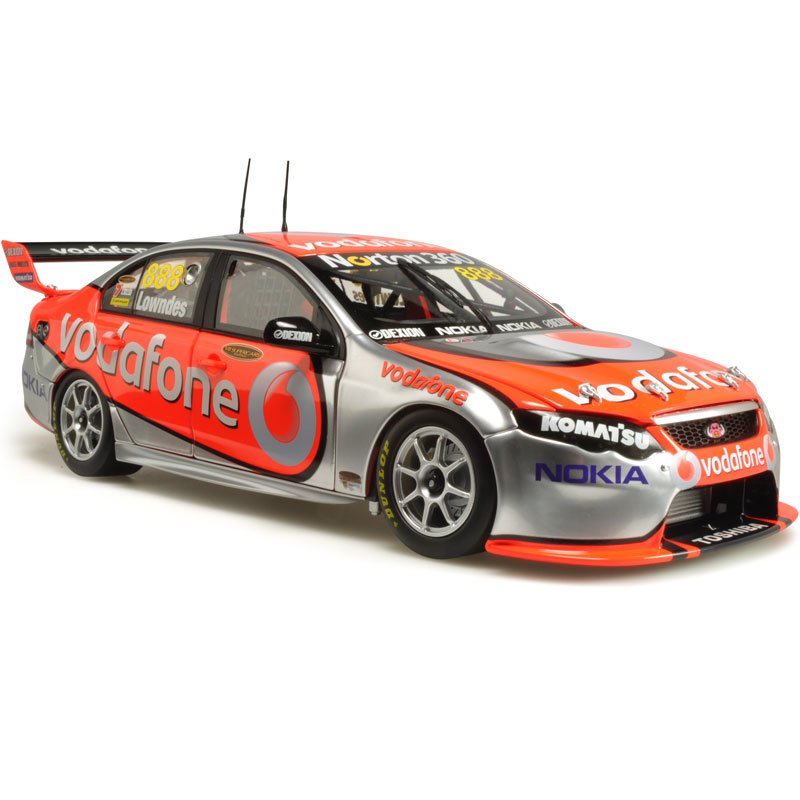1:18 Ford FG Falcon #888 - 2009 - Supercars Championship - Triple Eight Race Engineering - Craig Lowndes - Classic Carlectables - 18387