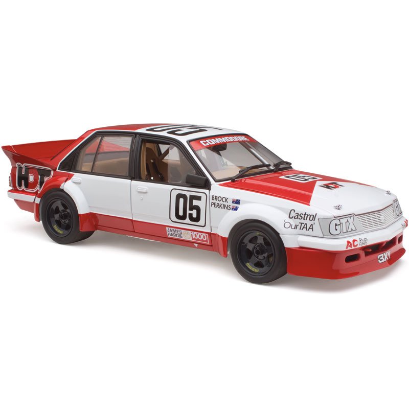 1:18 Holden VH Commodore #05 - 1983 - Bathurst - Marlboro Holden Dealer Team - Peter Brock - Classic Carlectables - 18400