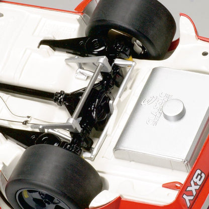 1:18 Holden VH Commodore #05 - 1983 - Bathurst - Marlboro Holden Dealer Team - Peter Brock - Classic Carlectables - 18400