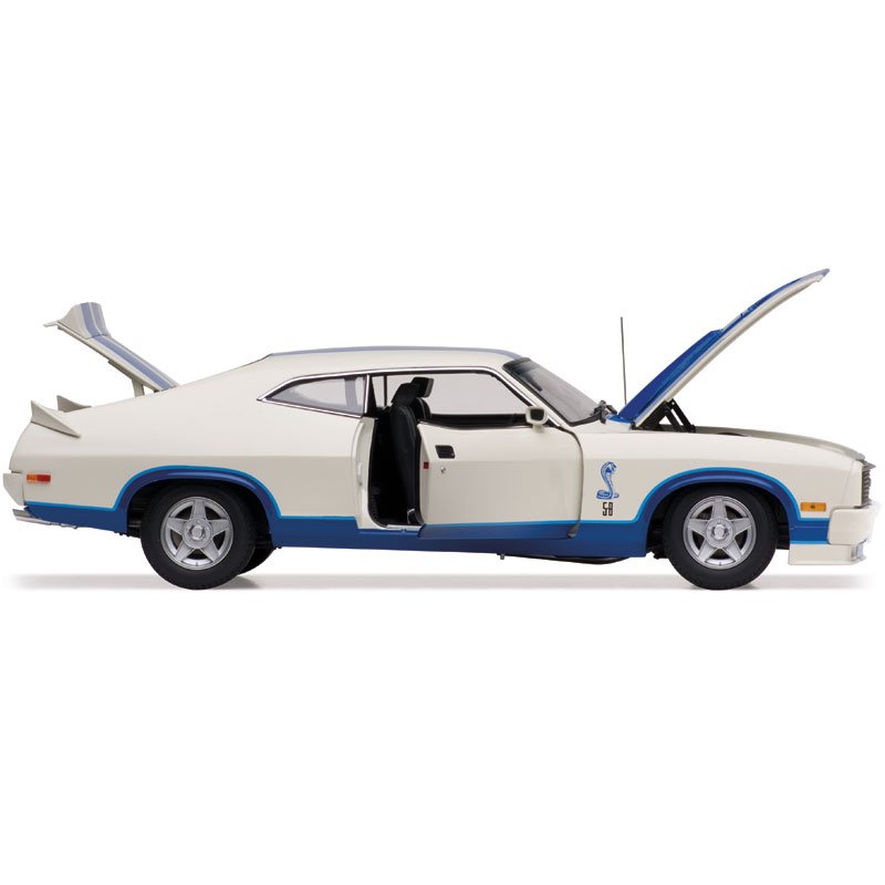 1:18 Ford XC Cobra Option 97 - 1978 - Classic Carlectables - 18410