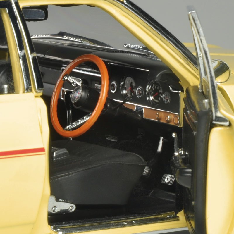 1:18 Ford XT Falcon GT - 1968 - Springtime Yellow - Classic Carlectables - 18482