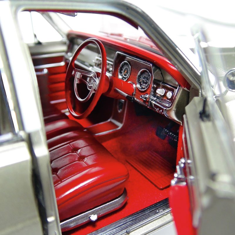 1:18 Holden HR Premier - Silver Mink - Classic Carlectables - 18520