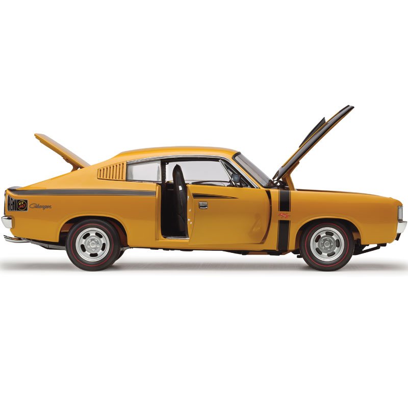 1:18 Chrysler VH Valiant E38 R/T Charger 'Small Tank' - 1971 - Hot Mustard - Classic Carlectables - 18524