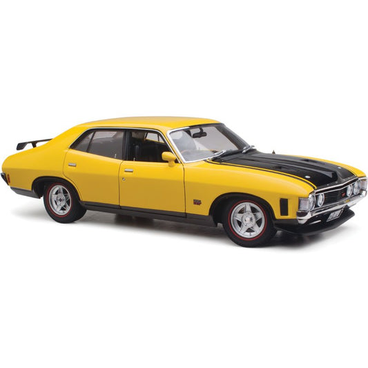 1:18 Ford XA Falcon RPO83 Sedan - 1973 - Yellow Glow - Classic Carlectables - 18539