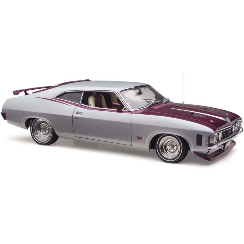 1:18 Ford XA Falcon RPO83 Coupe Custom - 1973 - Cyber Berry - Classic Carlectables - 18569