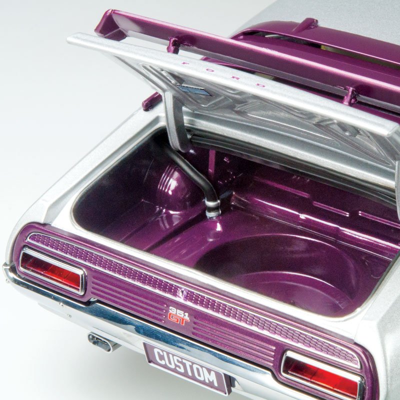 1:18 Ford XA Falcon RPO83 Coupe Custom - 1973 - Cyber Berry - Classic Carlectables - 18569
