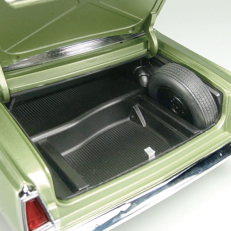 1:18 Holden HR Premier - Sea Mist Jade - Classic Carlectables - 18571