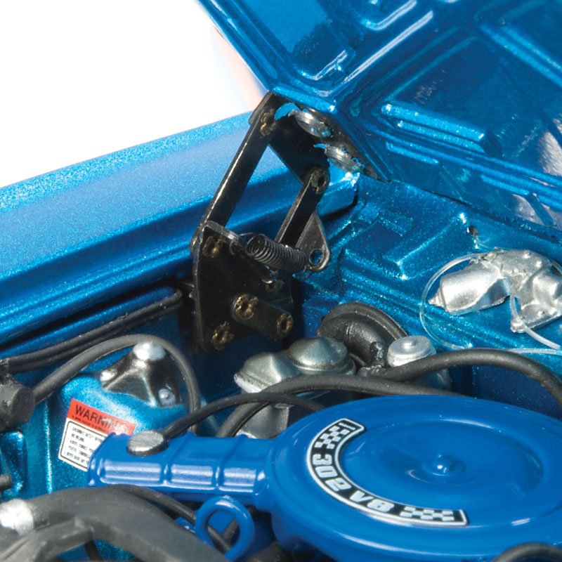 1:18 Ford XY Fairmont GS - Electric Blue - Classic Carlectables - 18572