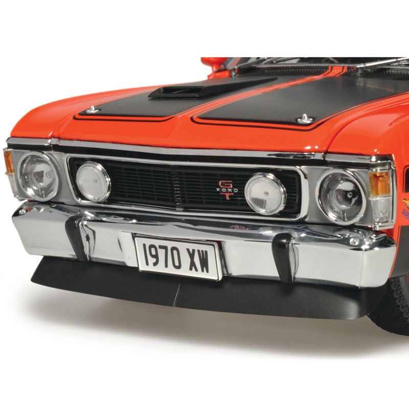1:18 Ford XW Falcon GTHO Phase II - Brambles Red - Classic Carlectables - 18595