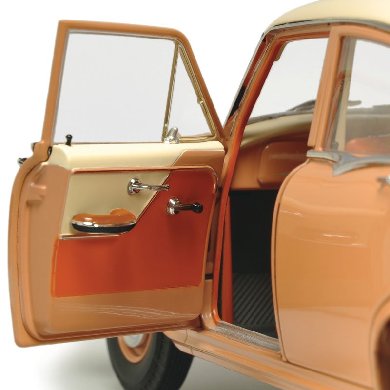 1:18 Holden FE Special - Shoreline Beige over Corsair Tan - Classic Carlectables - 18643