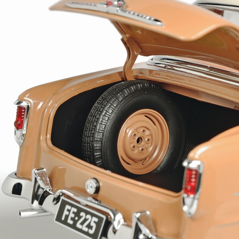1:18 Holden FE Special - Shoreline Beige over Corsair Tan - Classic Carlectables - 18643