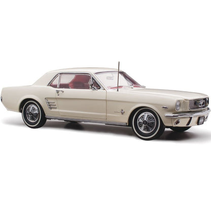 1:18 Ford Pony Mustang - 1966 - Wimbledon White - Classic Carlectables - 18644