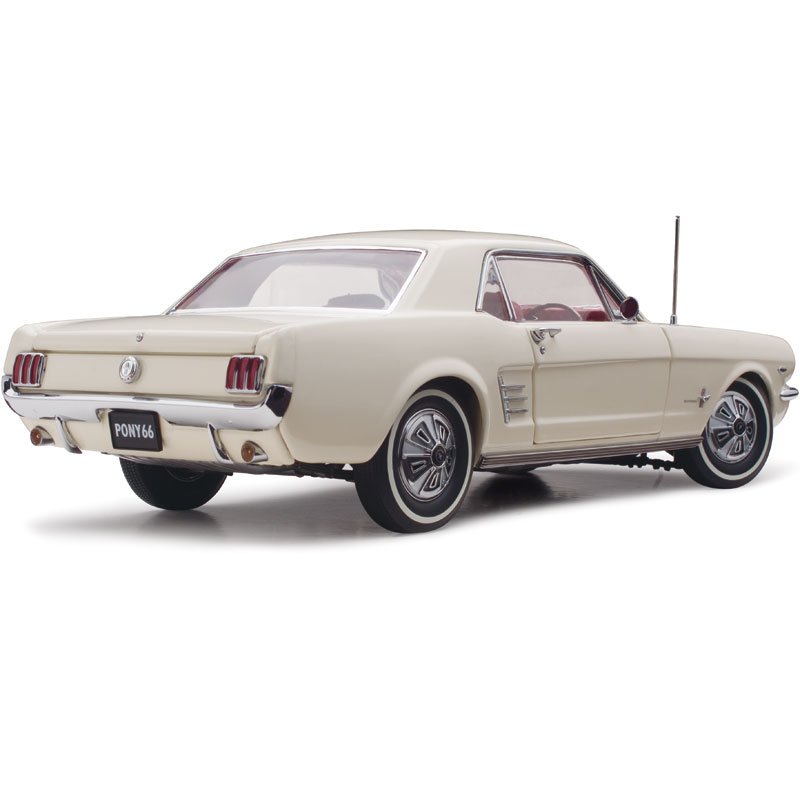 1:18 Ford Pony Mustang - 1966 - Wimbledon White - Classic Carlectables - 18644