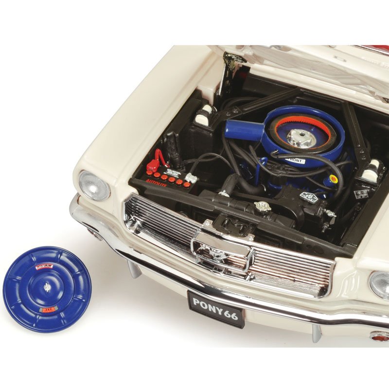 1:18 Ford Pony Mustang - 1966 - Wimbledon White - Classic Carlectables - 18644