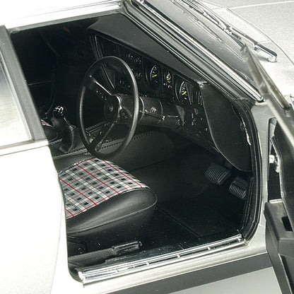 1:18 Holden HZ GTS Sedan - Aztec Silver Metallic - Classic Carlectables - 18645