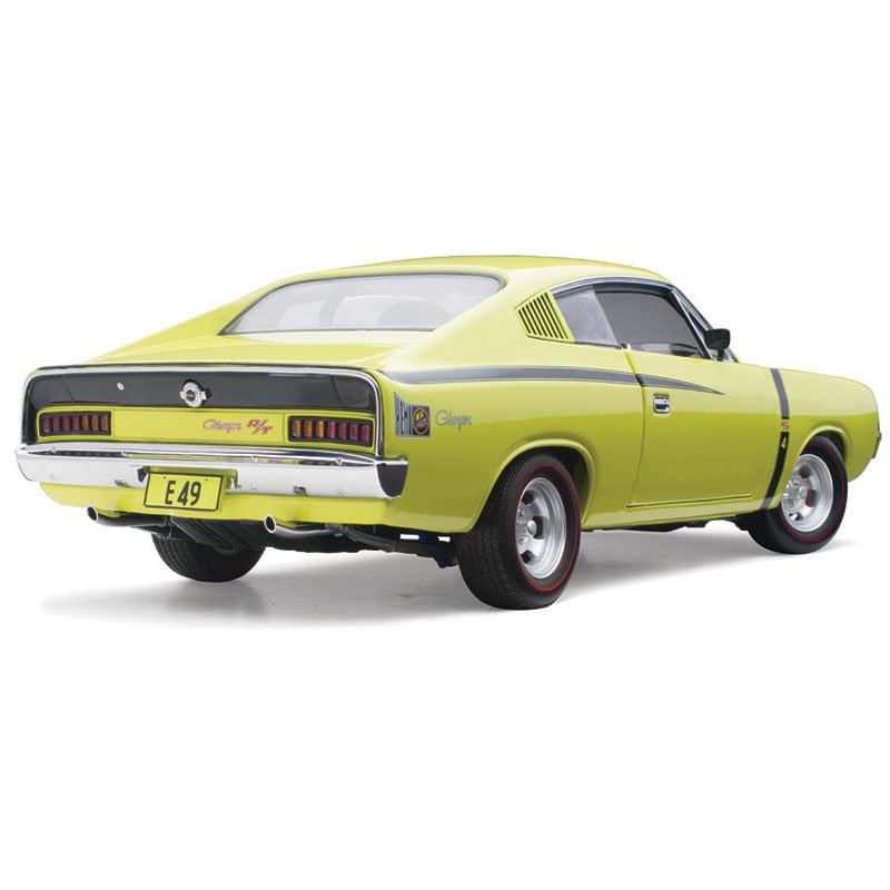 1:18 Chrysler VH Valiant E49 R/T Charger 'Small Tank' - 1972 - Limelight - Classic Carlectables - 18646