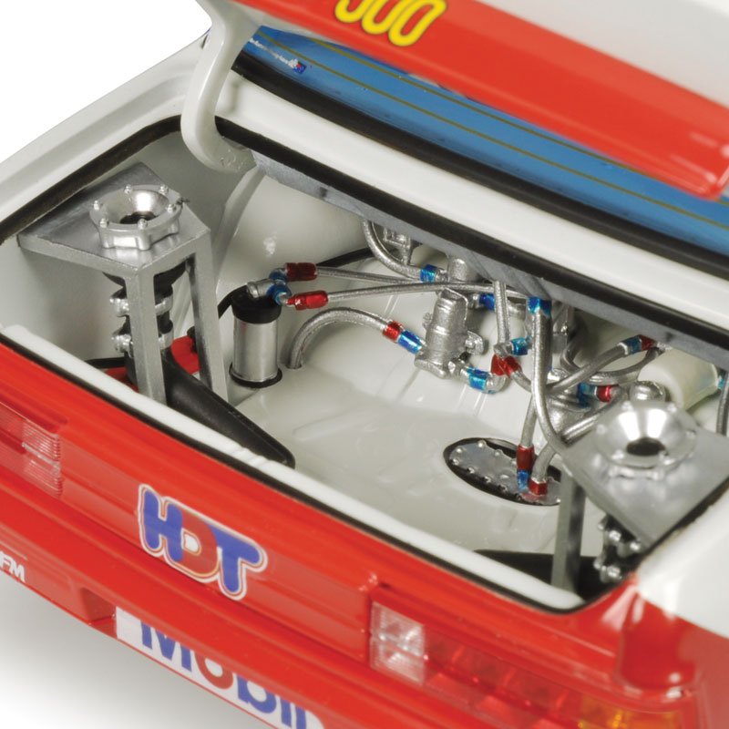 1:18 Holden VK Commodore #05 - Wellington 500 Winner - 1986 - ATCC - Holden Dealer Team - Peter Brock - Classic Carlectables - 18654