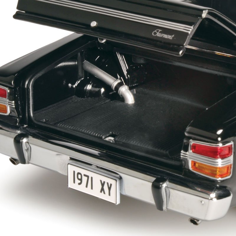 1:18 Ford XY Fairmont GS - Onyx Black - Classic Carlectables - 18655