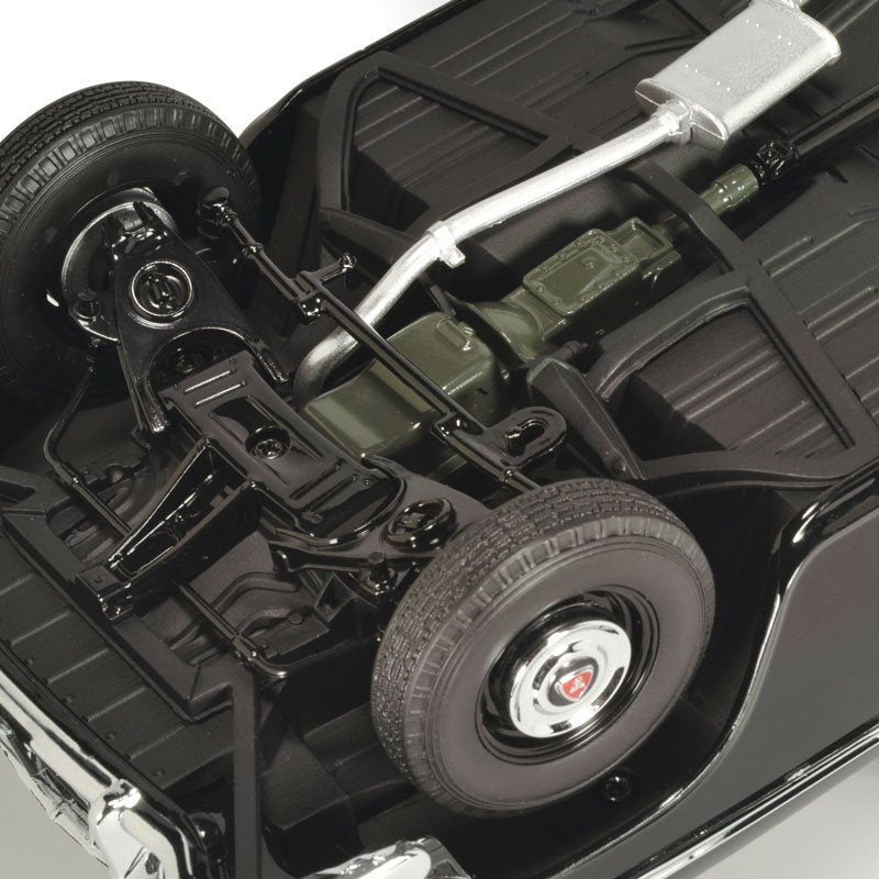 1:18 Holden FC Special - Black - Classic Carlectables - 18672