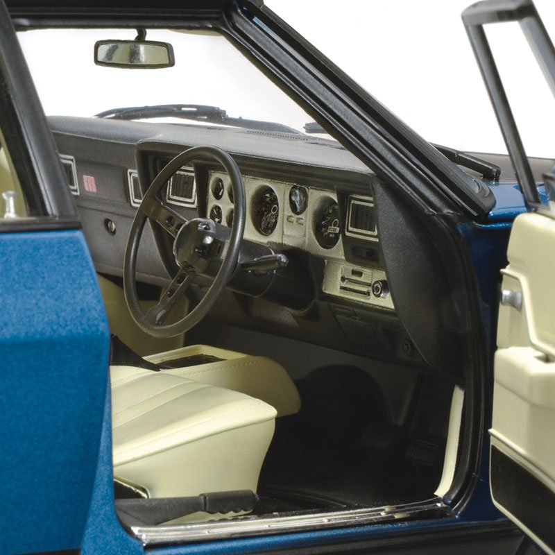 1:18 Holden HX Monaro GTS - Deauville Blue Metallic - Classic Carlectables - 18704