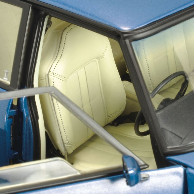 1:18 Holden HX Monaro GTS - Deauville Blue Metallic - Classic Carlectables - 18704