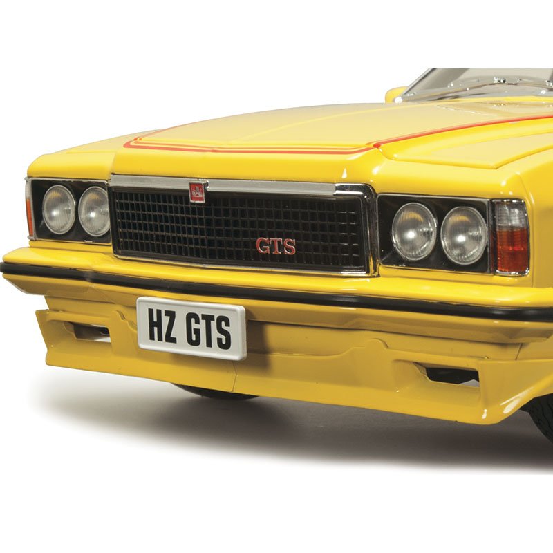 1:18 Holden HZ GTS Sedan - Jasmine Yellow - Classic Carlectables - 18714