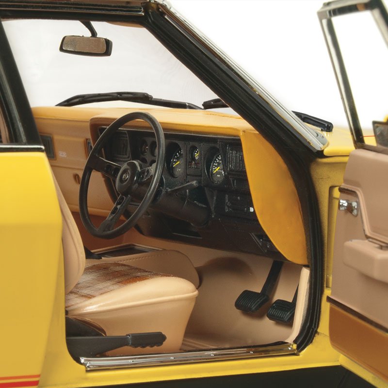 1:18 Holden HZ GTS Sedan - Jasmine Yellow - Classic Carlectables - 18714