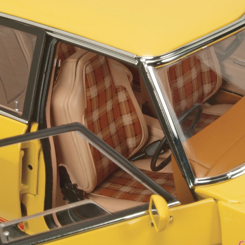 1:18 Holden HZ GTS Sedan - Jasmine Yellow - Classic Carlectables - 18714