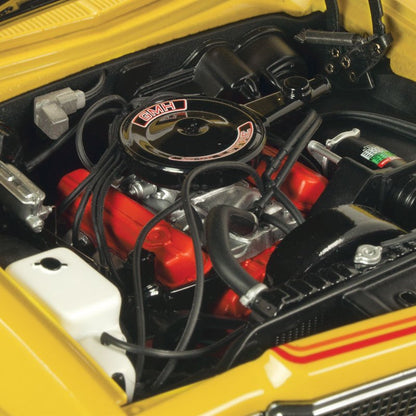 1:18 Holden HZ GTS Sedan - Jasmine Yellow - Classic Carlectables - 18714